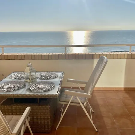 Apartamento En Primera Linea Frontal Al Mar Daire